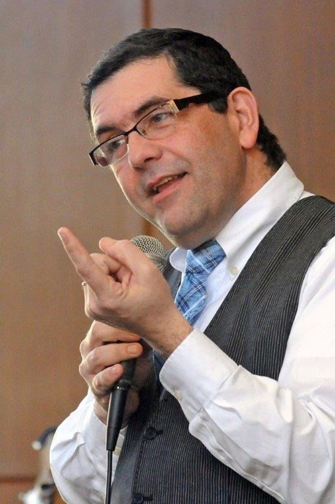 Portrait of Rabbi Rigoberto Emmanuel &lsquo;Manny&rsquo; Vi&ntilde;as.